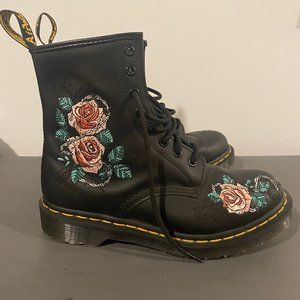 Dr. Martens 1460 Vonda Chain Floral Leather Lace Up Boot Women's Size 8 Like New